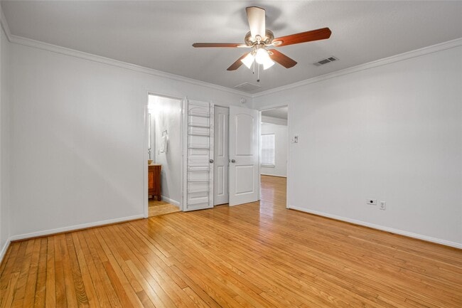 Building Photo - 905 Kern St