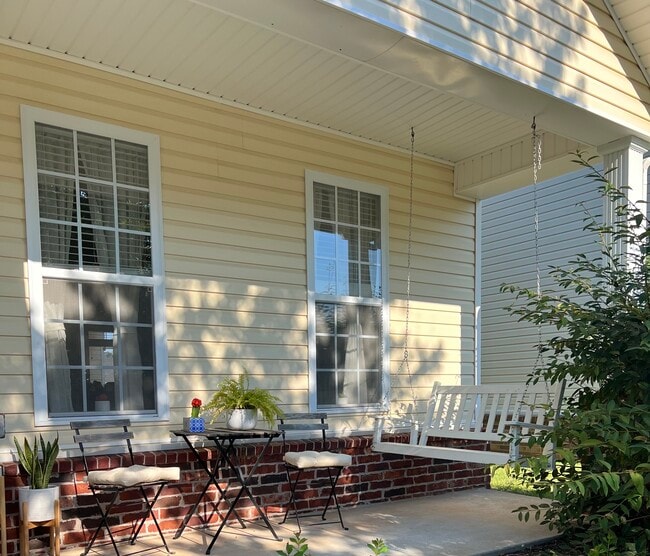 Building Photo - 1507 NE Benjamin Greens