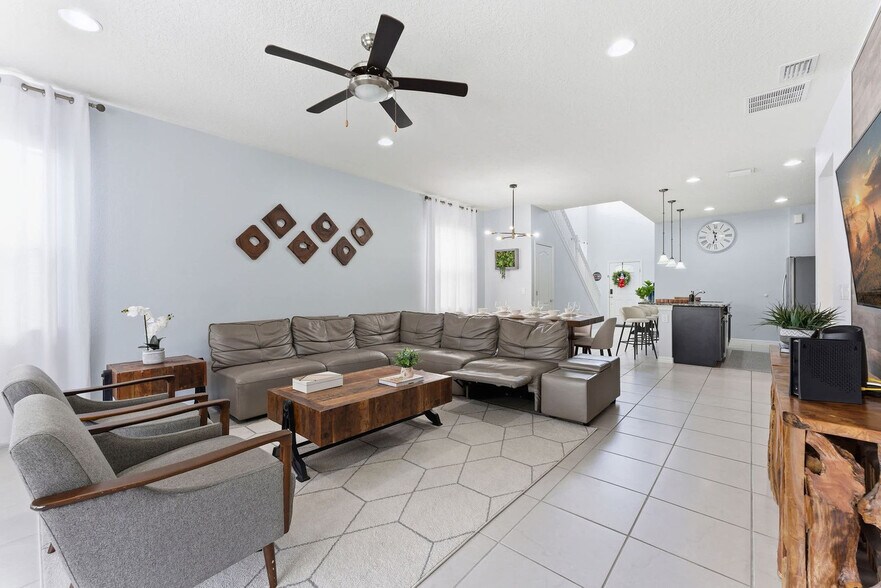 Building Photo - 8914 Zurich Ln