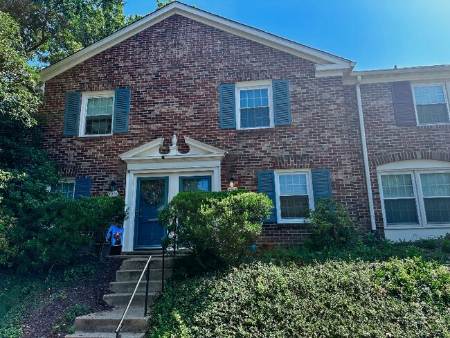 Primary Photo - 8317 Kingsgate Rd