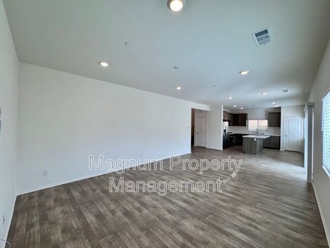 Building Photo - 31343 Autumn Blaze Dr