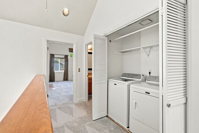 Building Photo - 25 Biscayne Ct