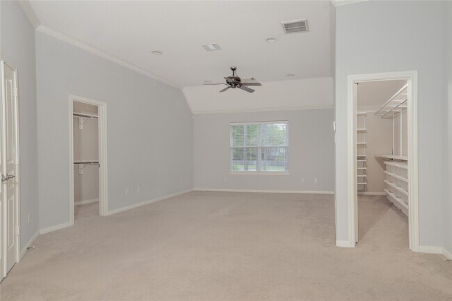 Building Photo - 138 Oriel Oaks Cir