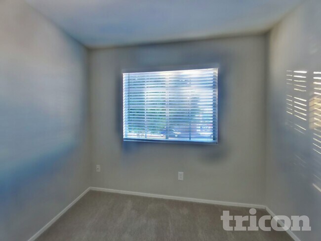 Building Photo - 6642 E Northridge St