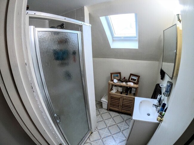 Building Photo - 176 Poplar St