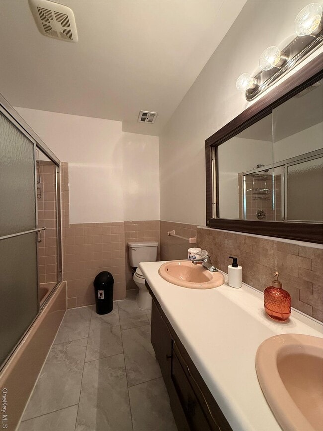 Building Photo - 259-23 Craft Ave