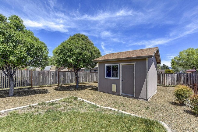Building Photo - Three Bedroom, Two Bath home with RV Parking!