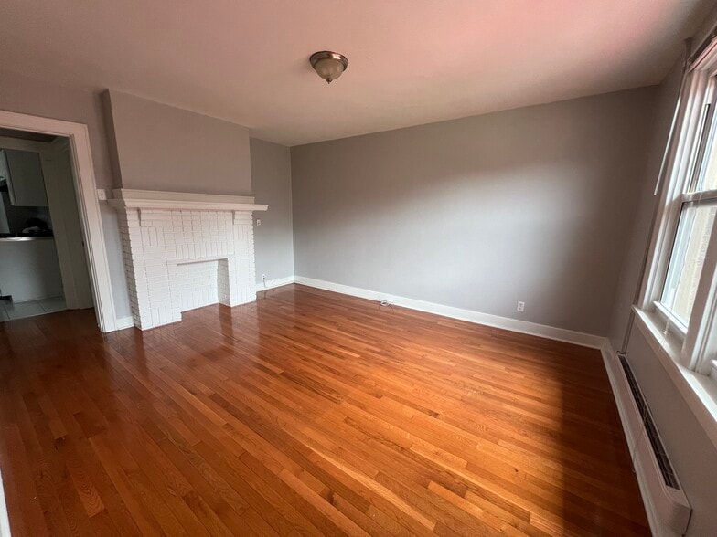 Building Photo - 7455 Penfield Ct