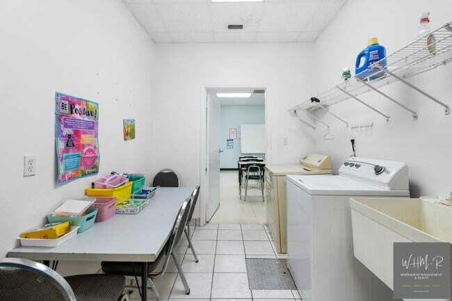 Building Photo - 926 Quincy St