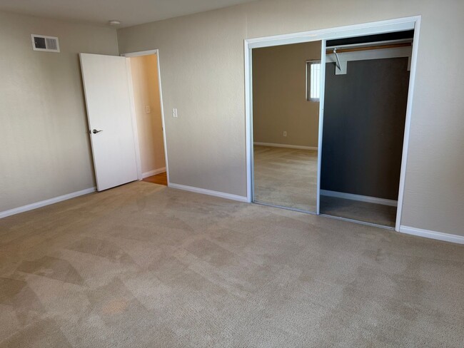 Building Photo - 1514 Chalcedony-