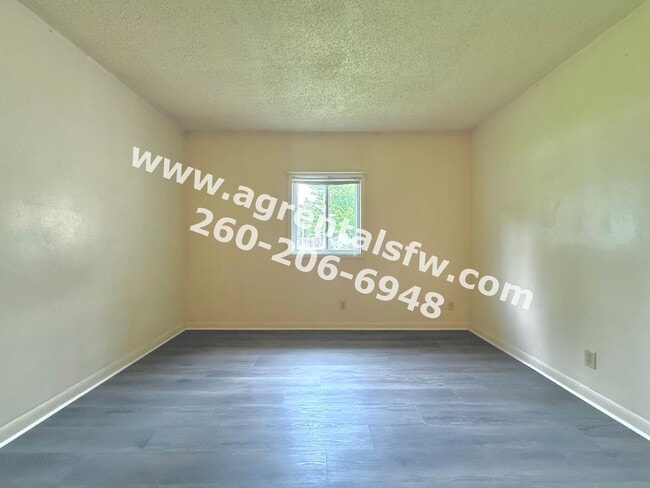 Building Photo - 1034 Lewis Pl