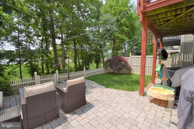 Building Photo - 16858 Panorama Dr