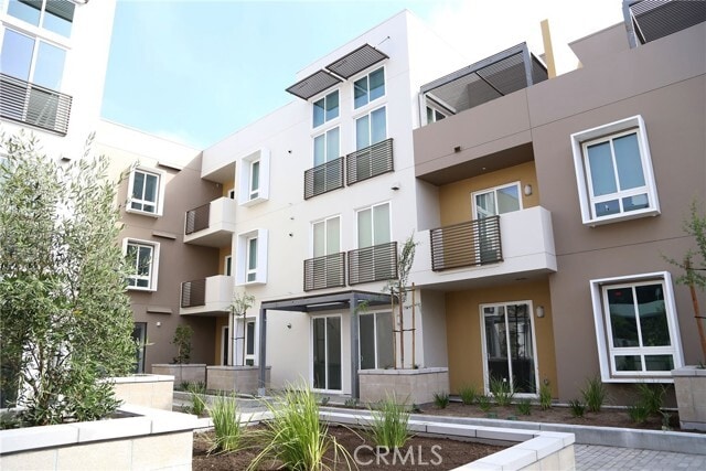 Building Photo - 101 S Chapel Ave