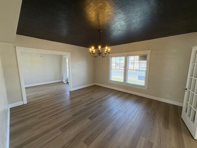 Building Photo - Beautiful 2 Story home Available coming soon!, pet friendly!