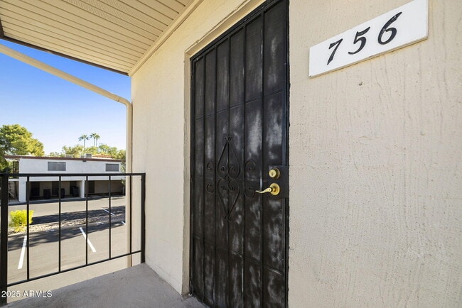 Building Photo - 756 JOAN D ARC Ave