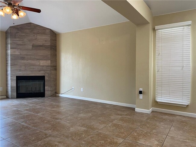 Building Photo - 2200 Wisteria Way