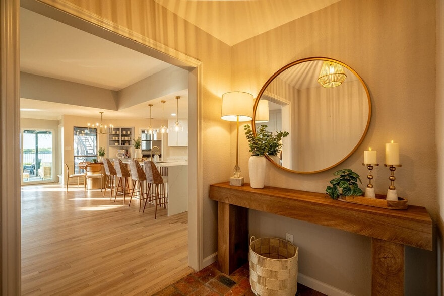 Building Photo - 6509 Lakeshore Ct