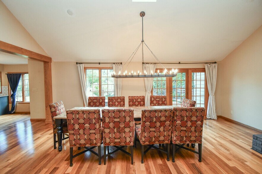 Building Photo - 4404 S Yellowstone Ln