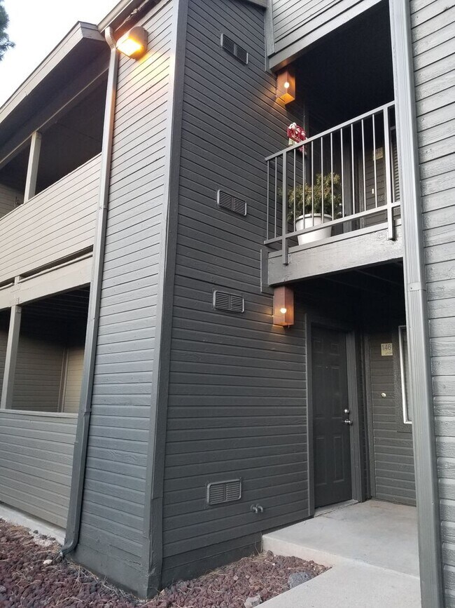 Building Photo - Beautifully Upgraded West-Flagstaff 1bd/1ba Condo in The Arbors Near NAU/CCC- Students OK!!! NO P...