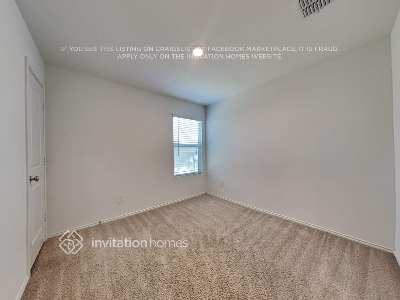 Building Photo - 3205 Crestone Dr