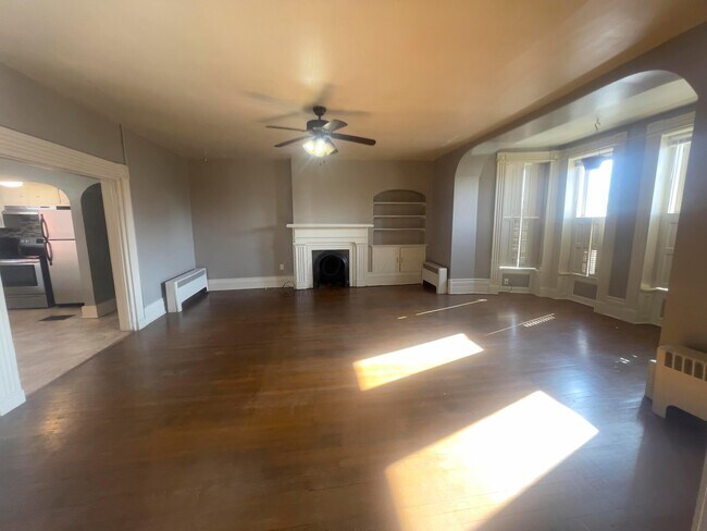 Building Photo - 166 Hudson Ave