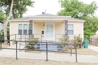 Building Photo - MOVE IN READY! Updated 2 Bed - 1 Bath NW OKC!