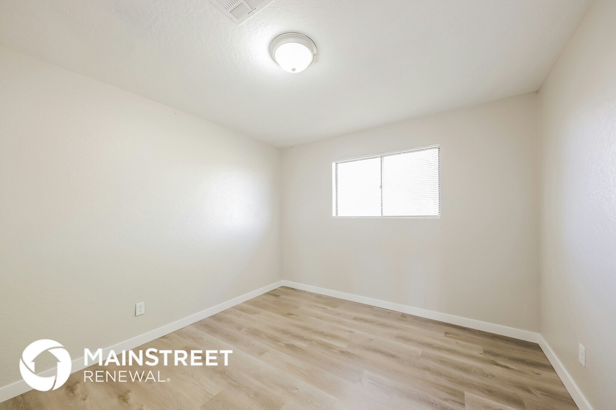 Building Photo - 4749 N 39th Dr