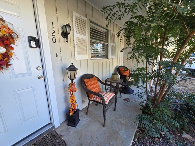 Building Photo - 120 Cynthia Dr