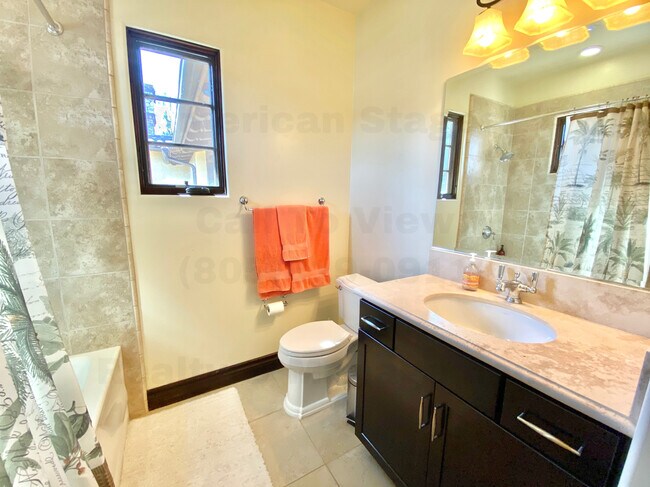 Building Photo - 347 Island Oak Ln