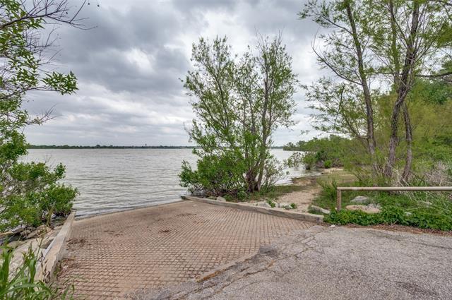 Building Photo - 1016 Lake Sierra Wy