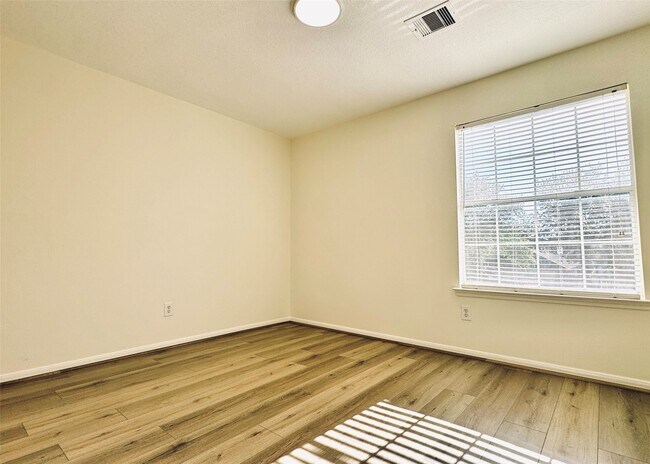 Building Photo - 5906 Llano Creek Dr