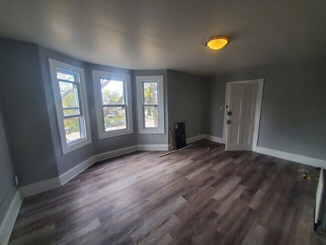 Building Photo - 3921 14th Ave