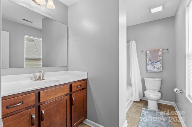 Building Photo - 727 Mountain Quail Dr