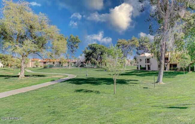 Building Photo - 9550 N 94th Pl