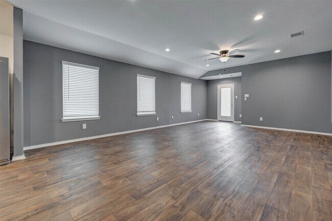 Building Photo - 5114 Jasmine Dawn Dr