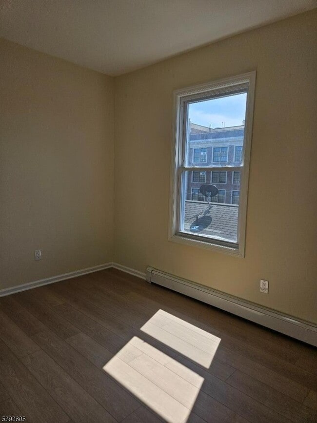 Building Photo - 372 Bergen St