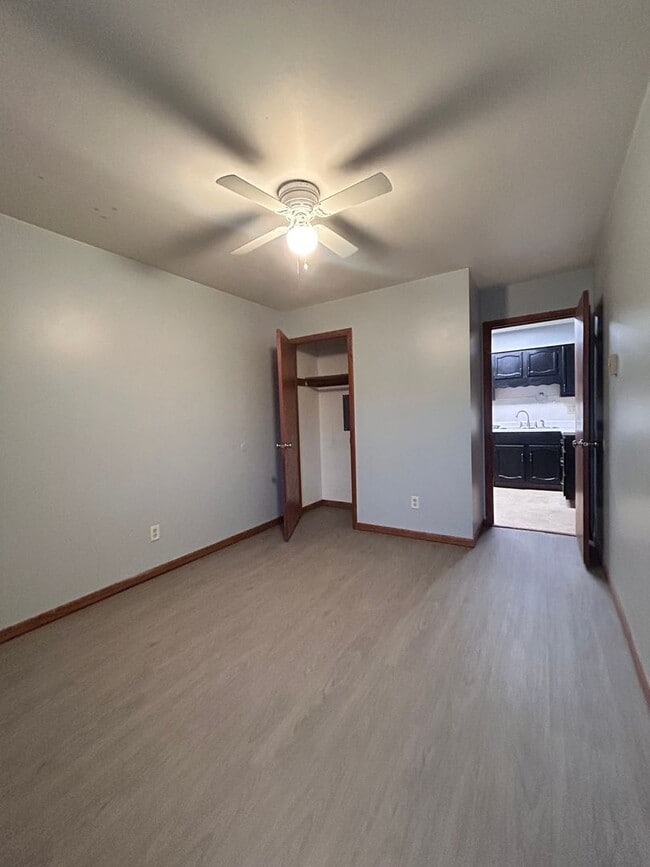 Building Photo - 950 N Kelly St