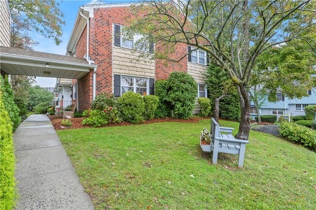 Building Photo - 245 Unquowa Rd