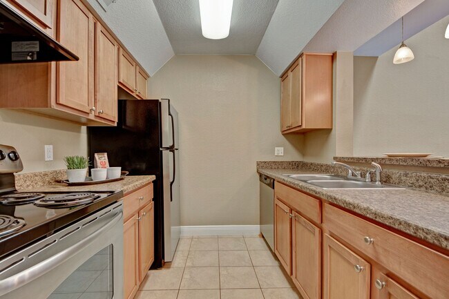 Las Colinas Kitchen - Las Colinas