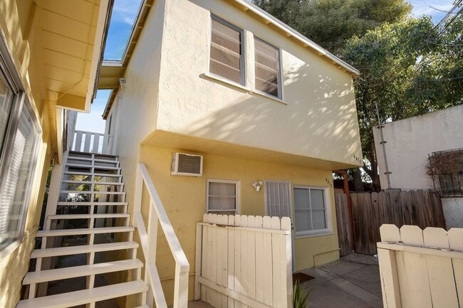 Building Photo - 4415-4419 VAN DYKE AVENUE %