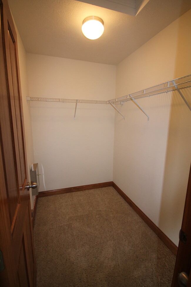 Building Photo - 2 Bedroom - Dublin