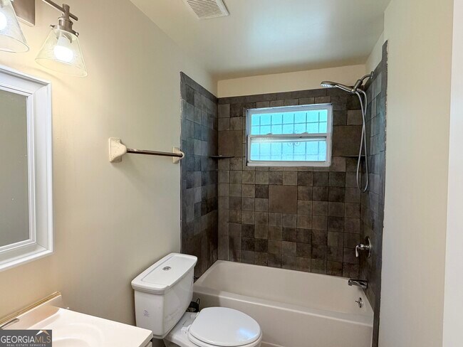 Building Photo - 2199 Tiger Flowers Dr NW