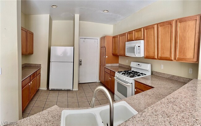 Building Photo - 4019 Benevolent Dr
