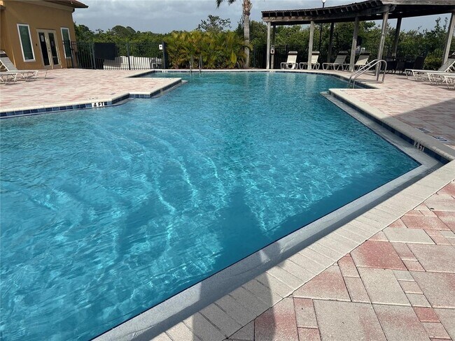 Building Photo - 4333 Bayside Village Dr