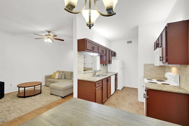 Building Photo - 9100 Mountain Ridge Dr