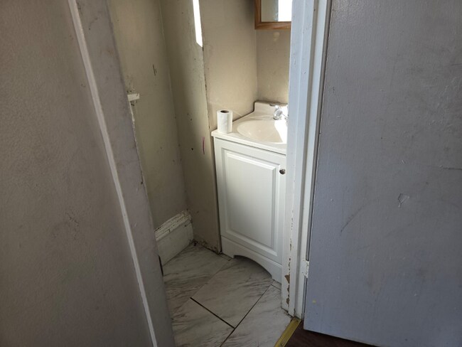 Building Photo - 225 Upton St