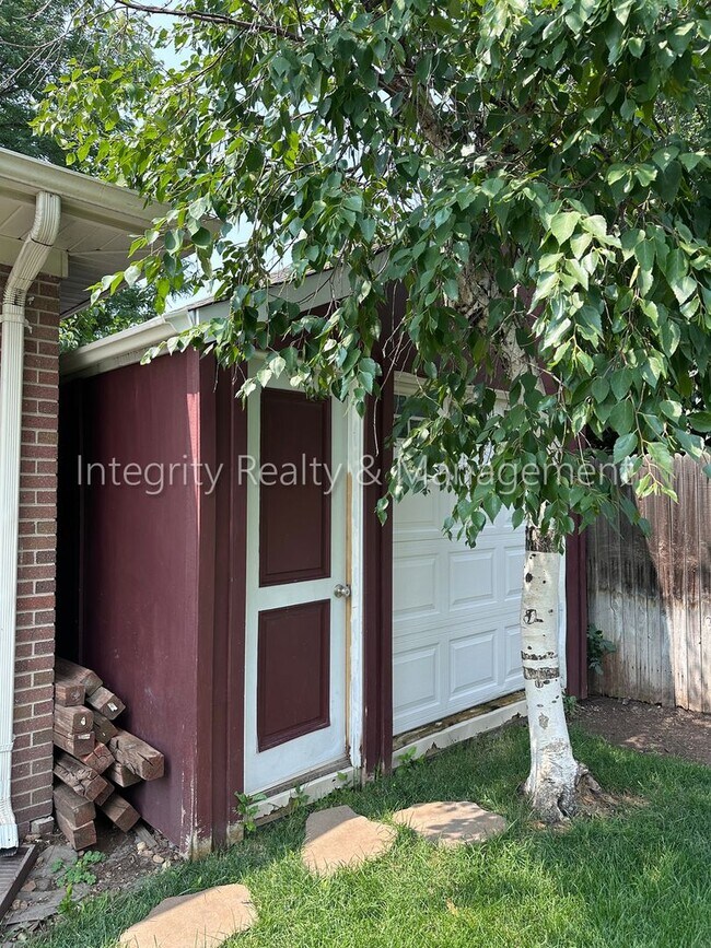 Building Photo - 3367 W Arlington Ave