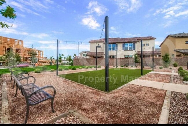 Building Photo - 1255 N Arizona Ave