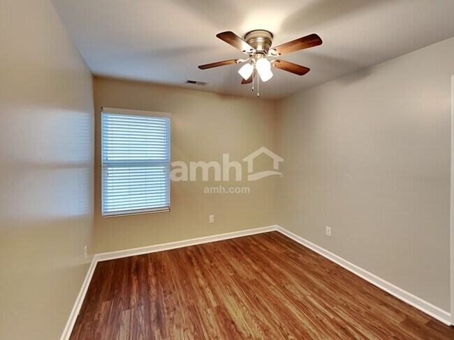 Building Photo - 15709 Lakepoint Forest Dr