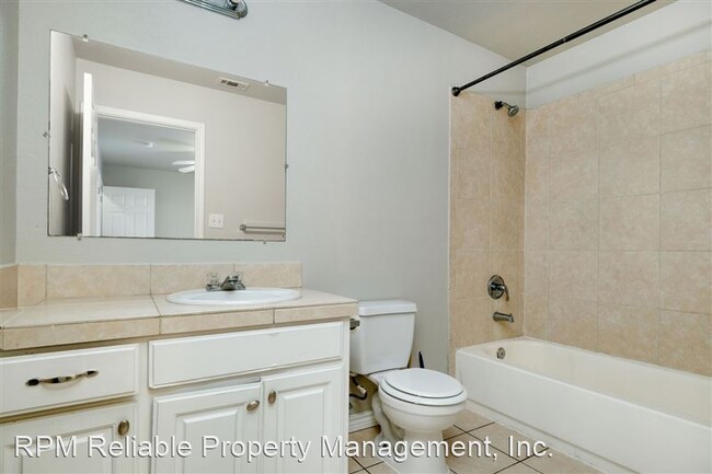Building Photo - 107 Castleberry Ct